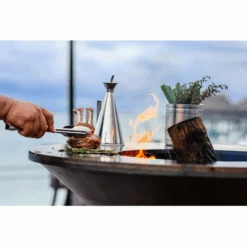 Braséro Plancha OFYR Island 85 Acier Corten Billot Teck -Barbecue Délices Promo brasero ofyr island 85 bois de teck plancha acier 3